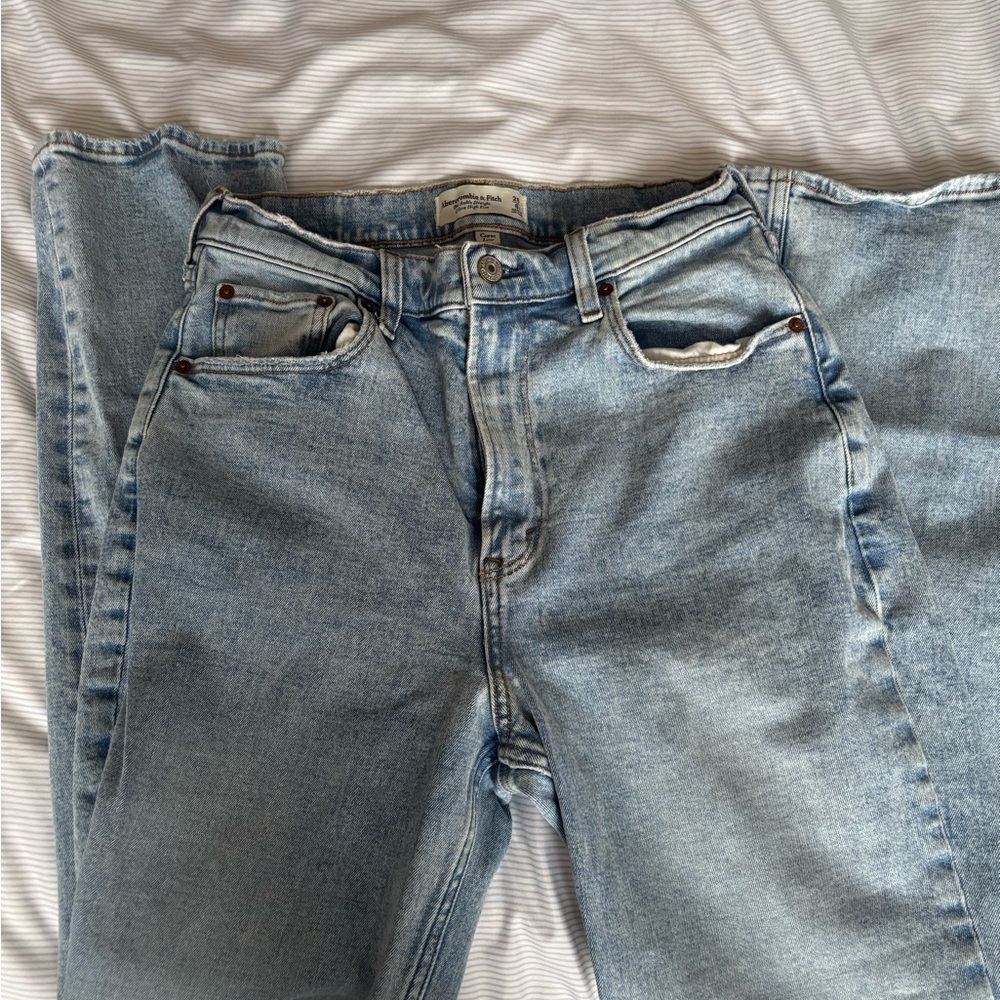 Abercrombie & Fitch The Ankle Straight Ultra High Rise Jeans